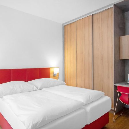 Szent Bernadett Csaladi Apartmanhaz Siófok Buitenkant foto